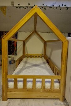 Detská domčeková posteľ