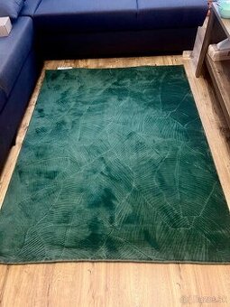 Nový zelený koberec