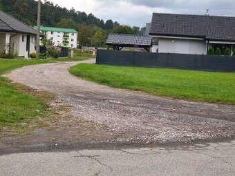 REZERVOVANÉ Vo Veľkom Šariši stavebný pozemok  na predaj