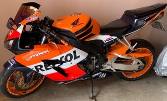 Predam HONDA CBR 1000RR Fireblade model: SC57 REPSOL edicia