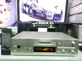 ONKYO MD-2521...Minidisc recorder...
