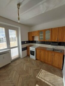1 izb. byt s veľkou presklenou  loggiou blízko centra – Dubn - 1