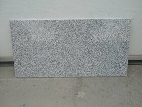 Predám opracovanú žulu - granit 30x60 cm