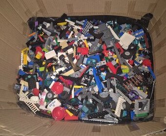 Lego mix na kila (7kg + navody a figurky)
