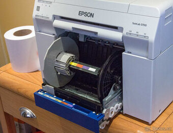 Suchý minilab EPSON SureLab SL-D700 s novým atramentom