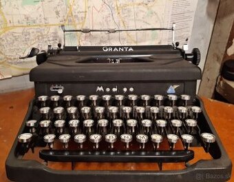 Funkční psací stroj GRANTA Model 90 z roku 1943