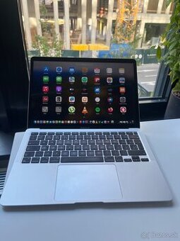 MacBook Air M1 – 16GB RAM / 512GB SSD – výborný stav