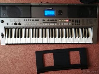 Elektrické klávesy Yamaha PSR E443