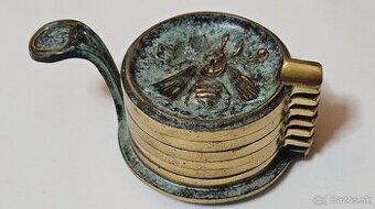 Mosadzné popolníky