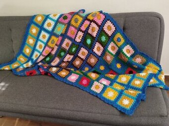 Deka  háčkovaná