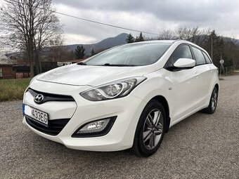 2014 Hyundai I30 1.6 MPI, 100 000 km, NOVÁ STK, 1.Majiteľ