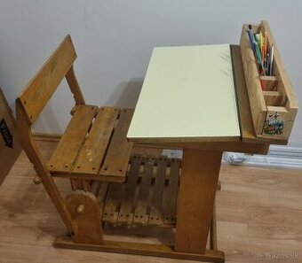 Predam detsky stolik