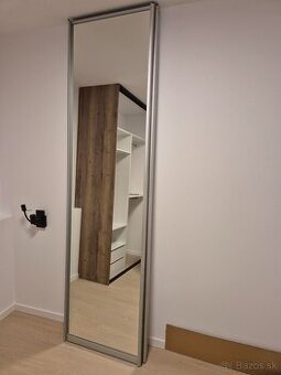 Zrkadlové rolldoor dvere s koľajnicami