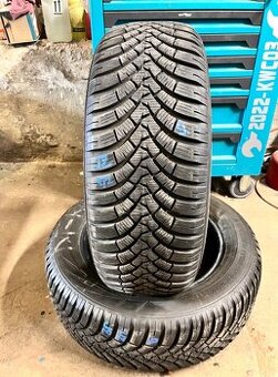 2ks. 225/60 R17 103V SUV - zimní pneu - vzorek 9mm.