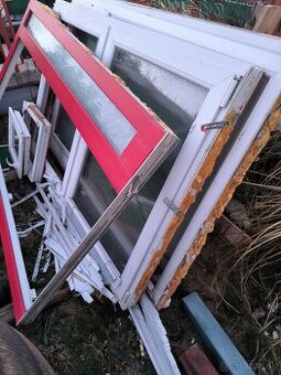 Plastove okno trojsklo