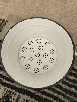 }redám historický cedník