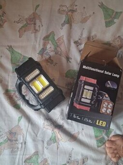 4-v-1 LED baterka na solarne nabijanie