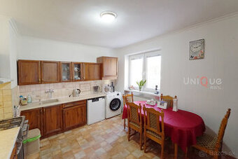 EXKLUZÍVNE NA PREDAJ 2 IZBOVÝ BYT S VL. KÚRENÍM