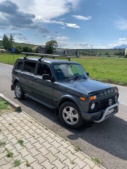 LADA URBAN 4x4 5 miest