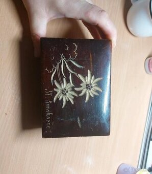 Stará drevená retro krabička,  šperkovnica