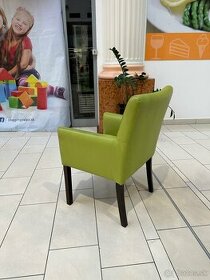 Zelena kožena stolička