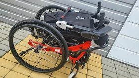 invalidny vozík 40cm s elektrickou vertikalizaciou - 1