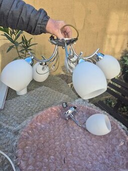 Predam lustre. 6 a 1 žiarovky