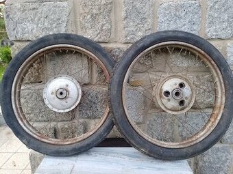 Jawa 555 kolesa