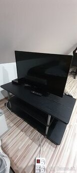 Stolik pod TV