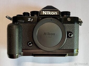 Nikon Zf + grip od Smallrig - v záruke