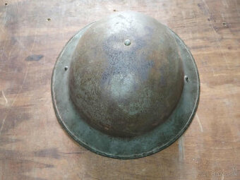 Britská vojenská prilba z druhej svetovej vojny