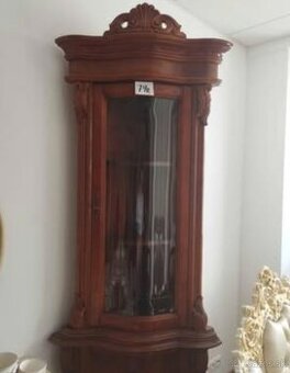 Talianska komoda rohová