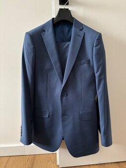 Oblek JUSTIN PAUKIN + 2 páry topánok + kravaty