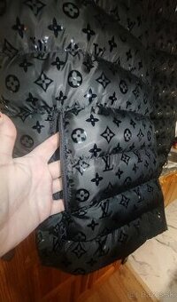 Vesta čierna XXXL /46.