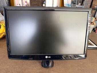 Predám LG monitor  + držiak