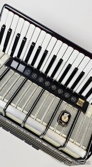 Akordeon harmonika weltmeister Amigo 4 hlas, 120bas