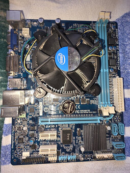 GigaByte GA-H61M-DS2 DVI