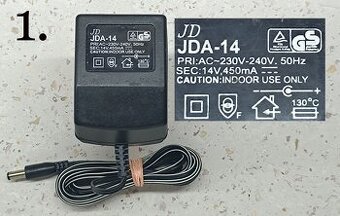 Adaptér 230 V = od 3 V do 12 V