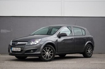 Opel Astra 2011