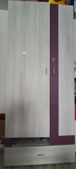 Šatníková skriňa a komoda