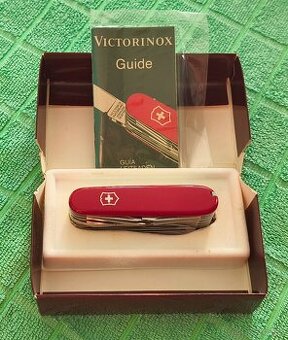 VICTORINOX SWISS CHAMP 1.6795