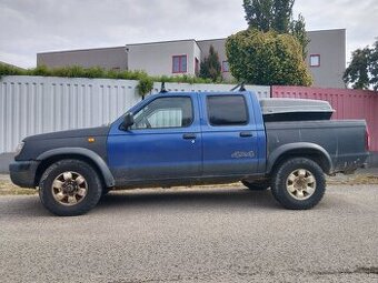 Pick Up NISSAN NAVARA D22 2,5TD 4x4 r.2021