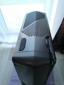PC skriňa big tower - NZXT Phantom 820 RGB