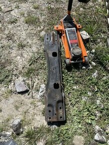 Priečka prevodovky y61 3.0d Automat - 1