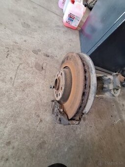 Predám na VW Passat b6 4x4 predné otoče