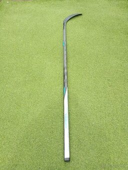 Predám hokejku Bauer Nexus Tracer grip SR