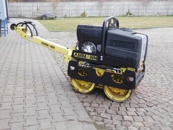 Ručne vedený vibračný válec AMANN. 700kg.