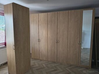Skrine do spálne