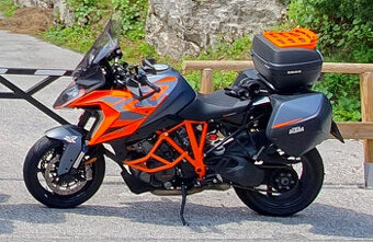 KTM Super Duke 1290 GT