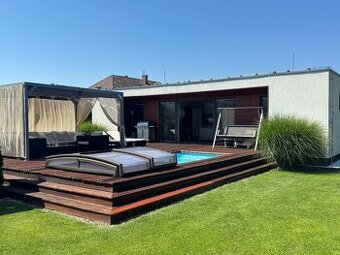 DOM v Maďarsku-z r.2015,NÁDHERNÝ pozemok 3623 m2, Bazén